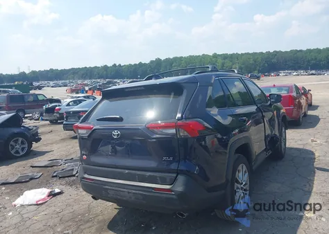 2024 Toyota Rav4 Xle Premium z USA, uszkodzony, nr VIN 2T3C1RFV5RW354638